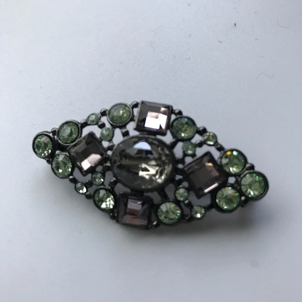 WOMENS BROOCH EMERALD GREEN DIAMOND LAPEL PIN